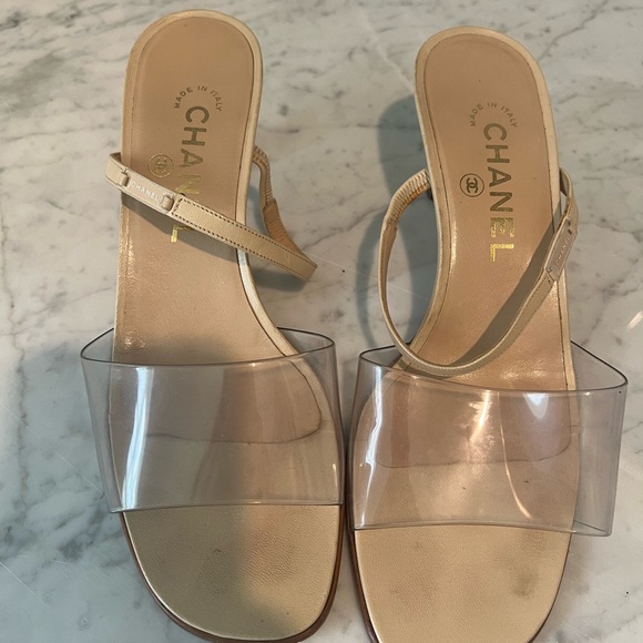 CHANEL Shoes - CHANEL Beige Nude Leather & Clear PVC Slide Sandals